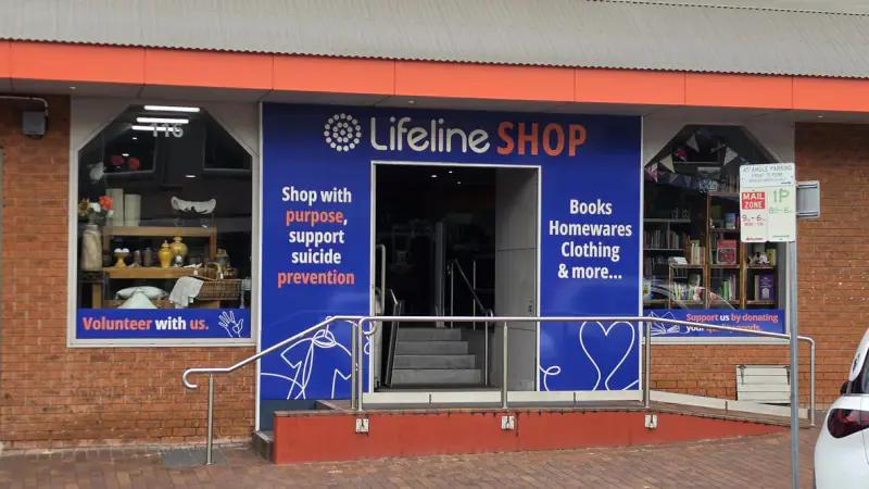 The Lifeline Kiama Shop seen from the street, with the Lifeline Shop sign above the entrance